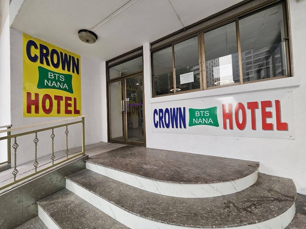 OYO 299 Crown BTS Nana Hotel 4/43