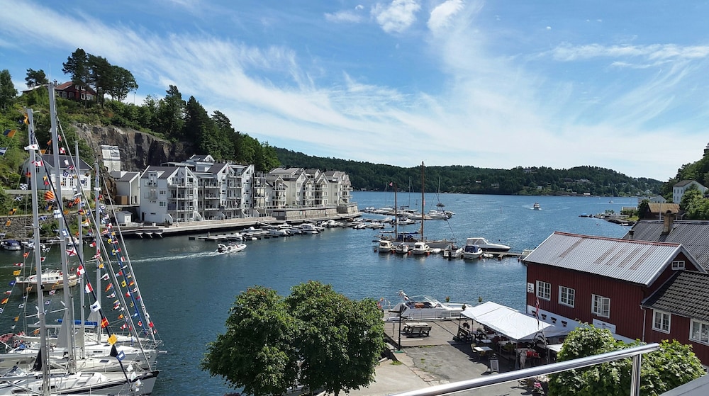Tvedestrand Fjordhotell 46/51