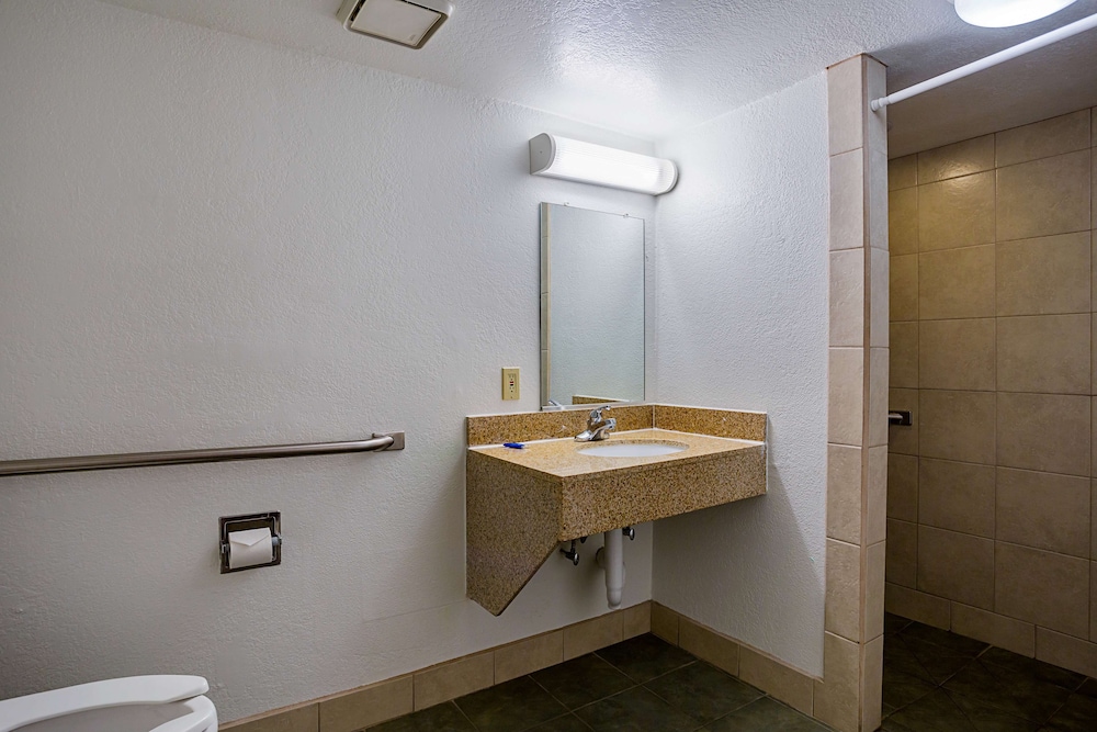 Motel6 Holbrook, AZ 60/62
