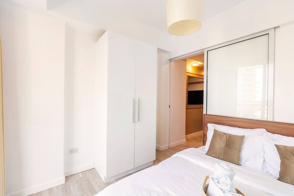 2 Bedrooms, Azure, Apartment, Futon Bed, King and Queen Bed, Queen Bed