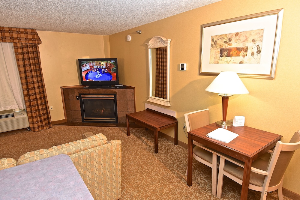 Holiday Inn Express Suites St Louis West Fenton 48/65
