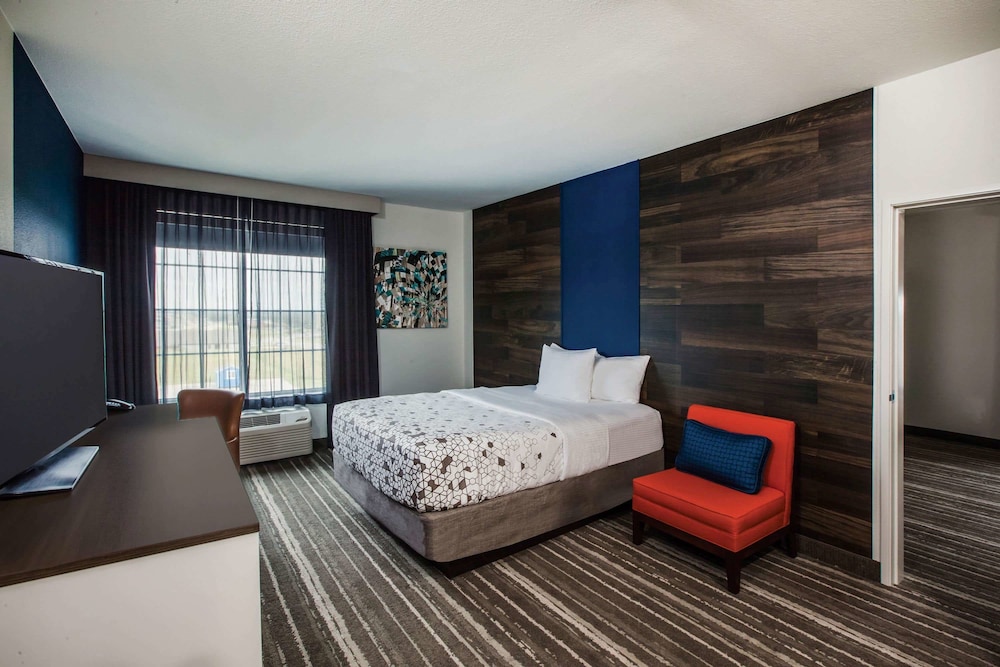 La Quinta Inn Suites By Wyndham Owasso 9/44