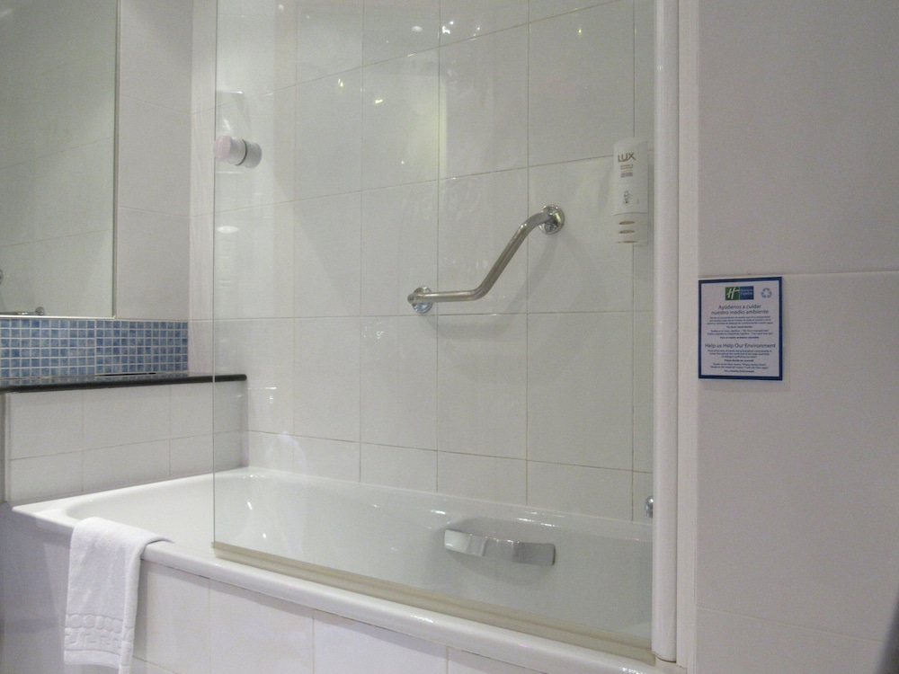 Holiday Inn Express Valencia Bonaire 48/50