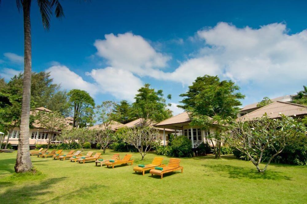 MAKATHANEE RESORT 40/63