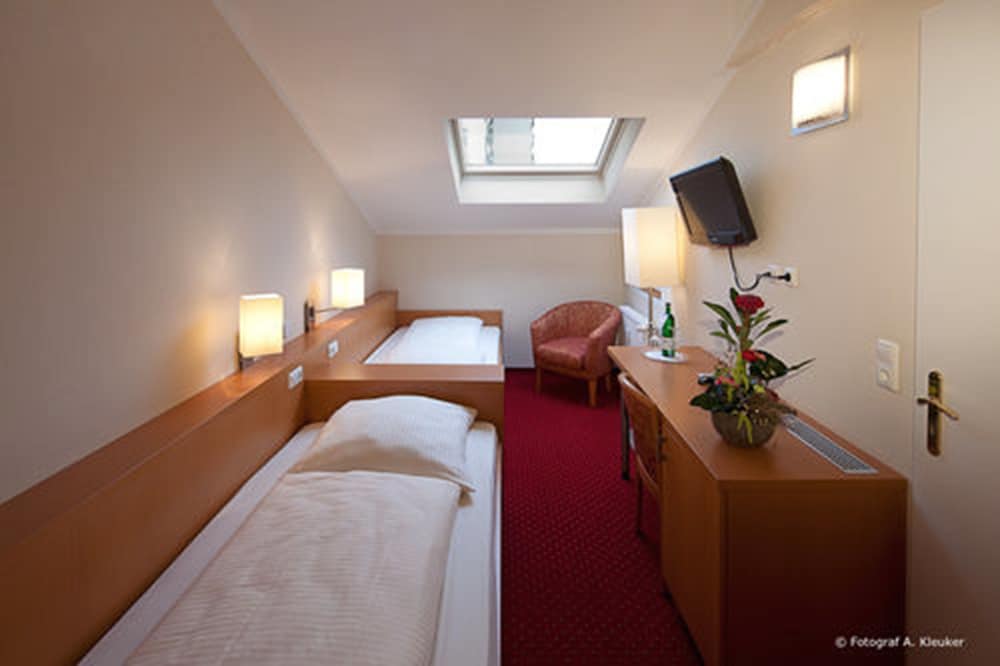 Air In Berlin Hotel 41/79