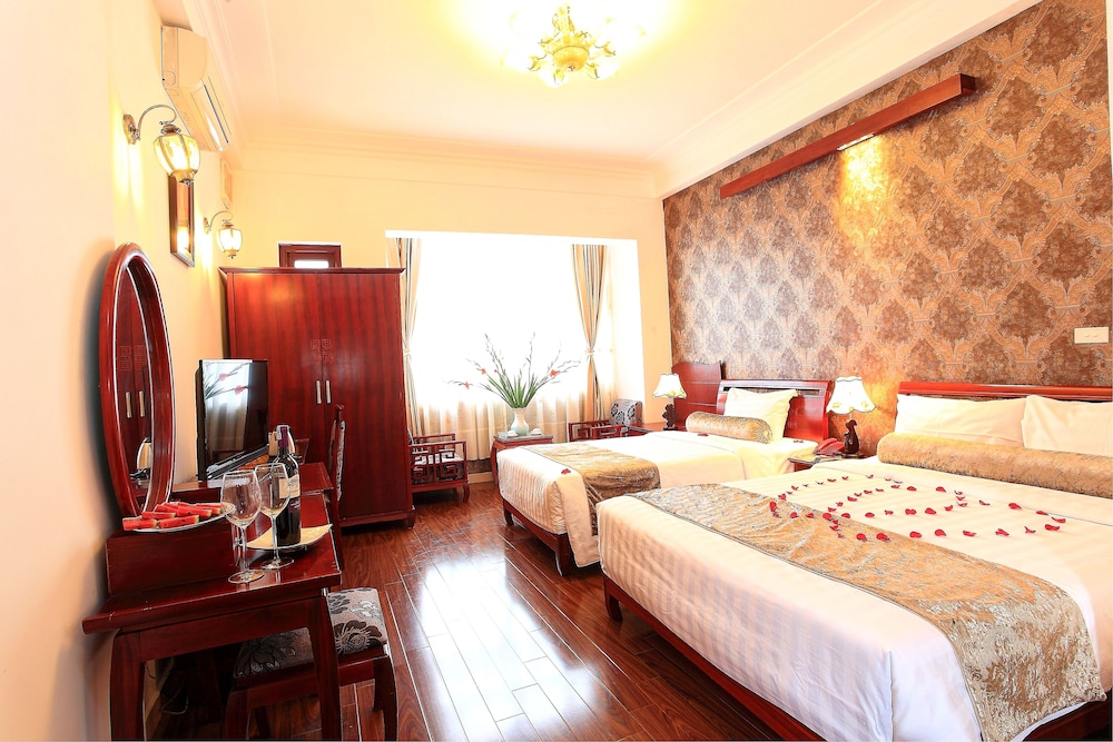 Luxury Hotel 11/58