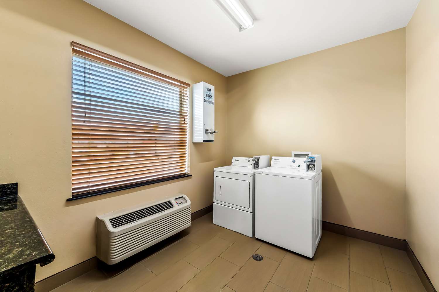 Comfort Inn & Suites Donna Near I-2 13/44