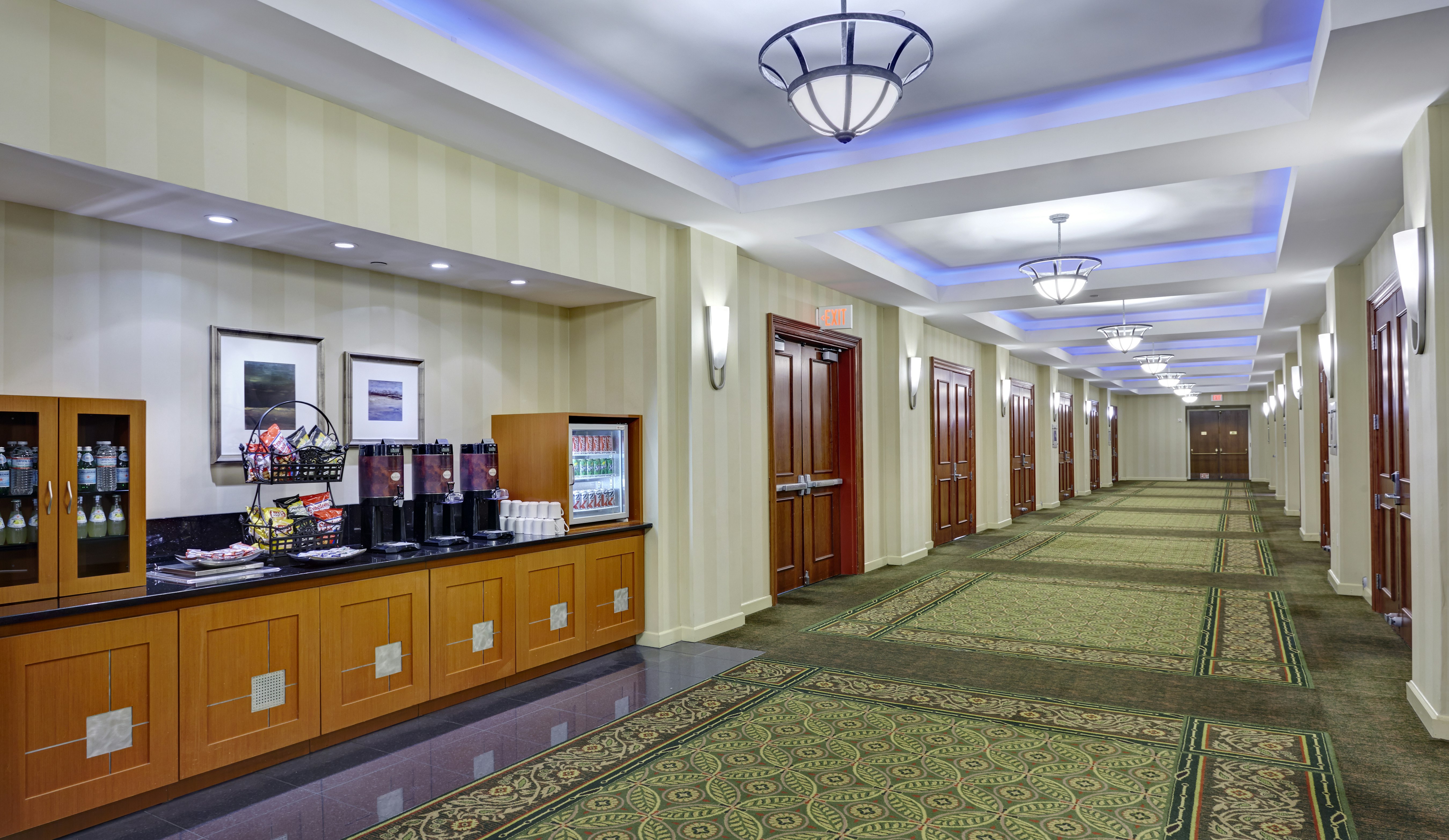 Lobby at DOUBLETREE BY HILTON HOTEL WASHINGTON DC CRYSTAL CITY, ARLINGTON - VA