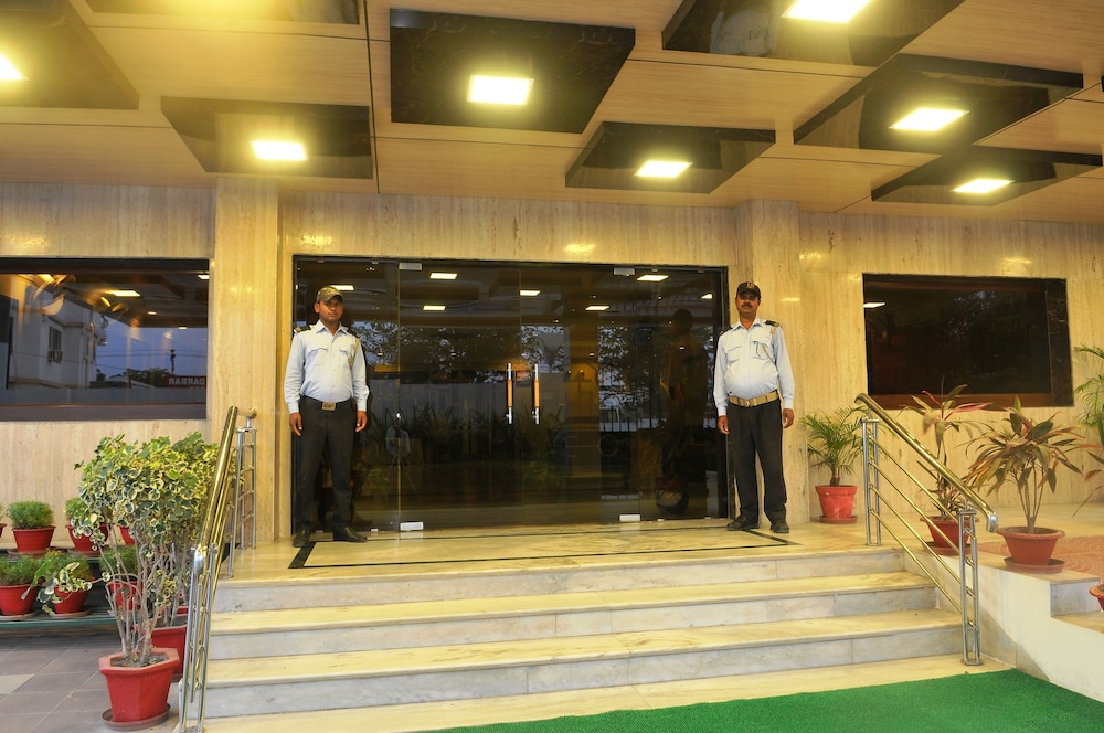 Hotel Taj Darbar 4/45