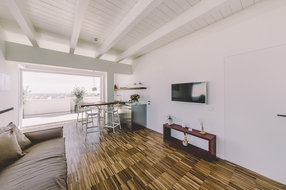 Suite 10 Home Design & Spa 51/69