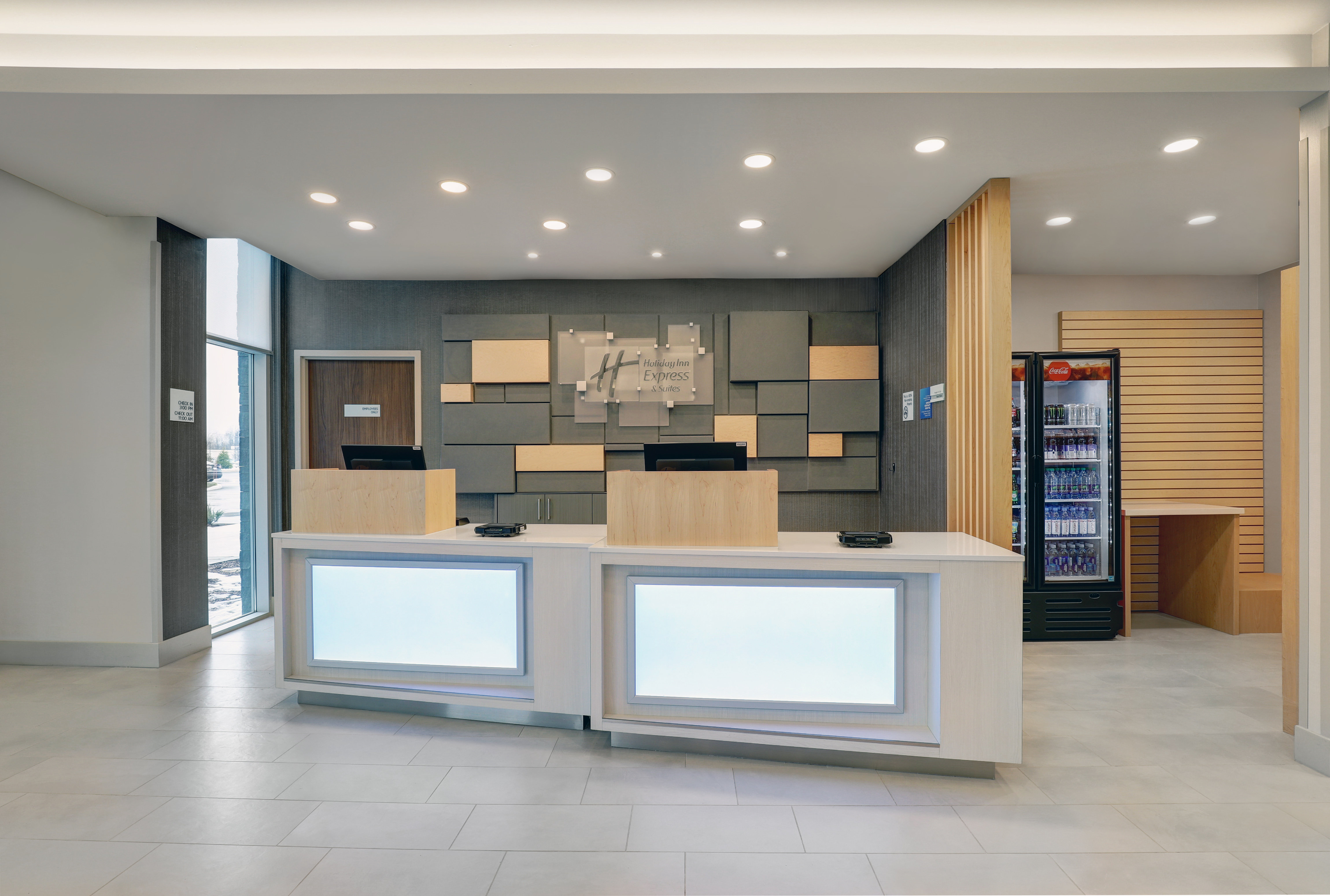 Holiday Inn Express And Suites Collingwood 10/73