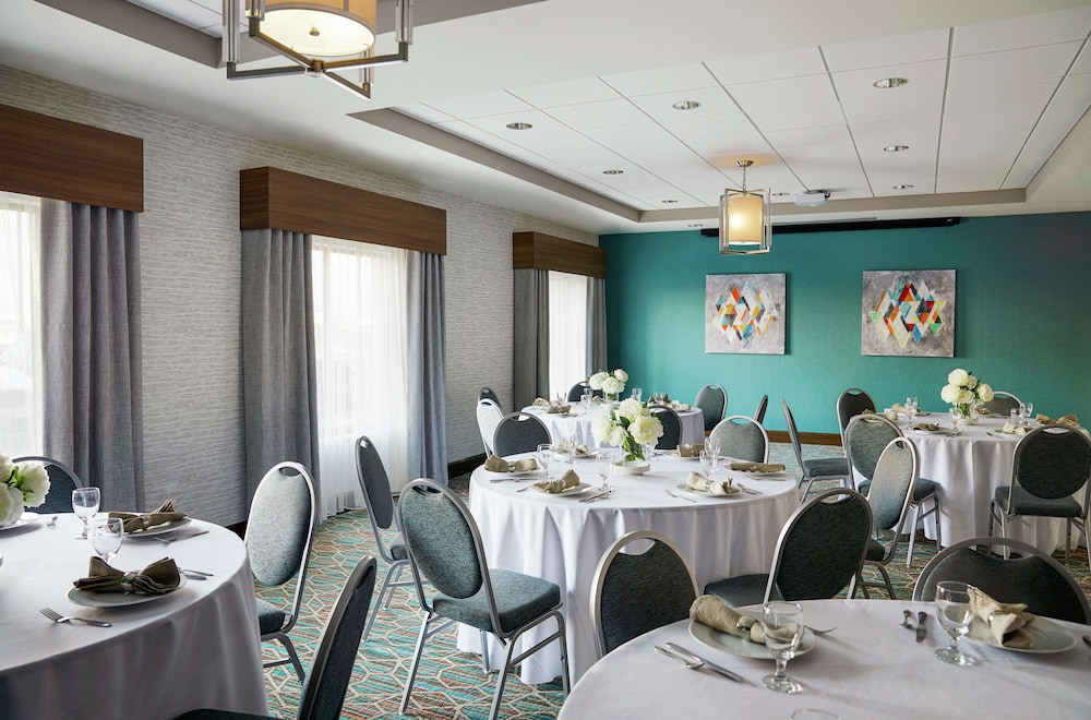 Hampton Inn & Suites Chicago/Waukegan Il 29/45