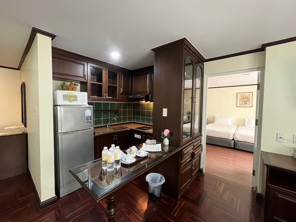 Yellow Ribbon Hills Boutique Suites 65/67