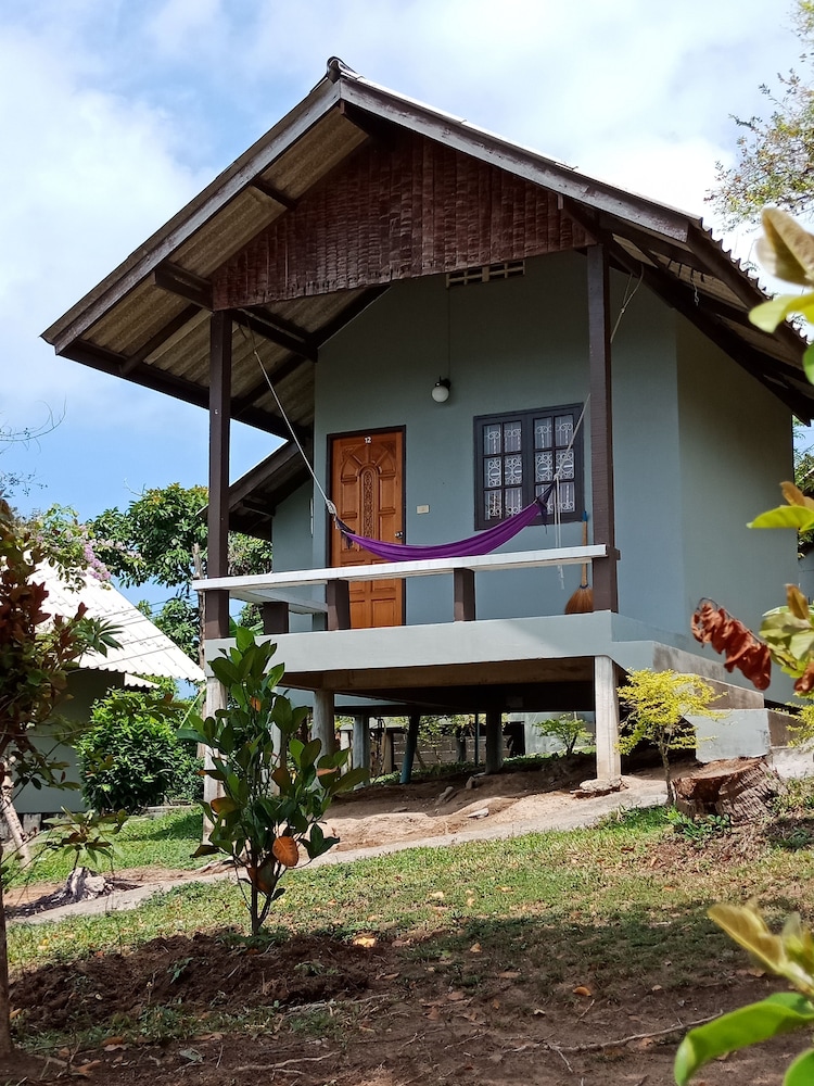 Phupha Bungalow 3/48