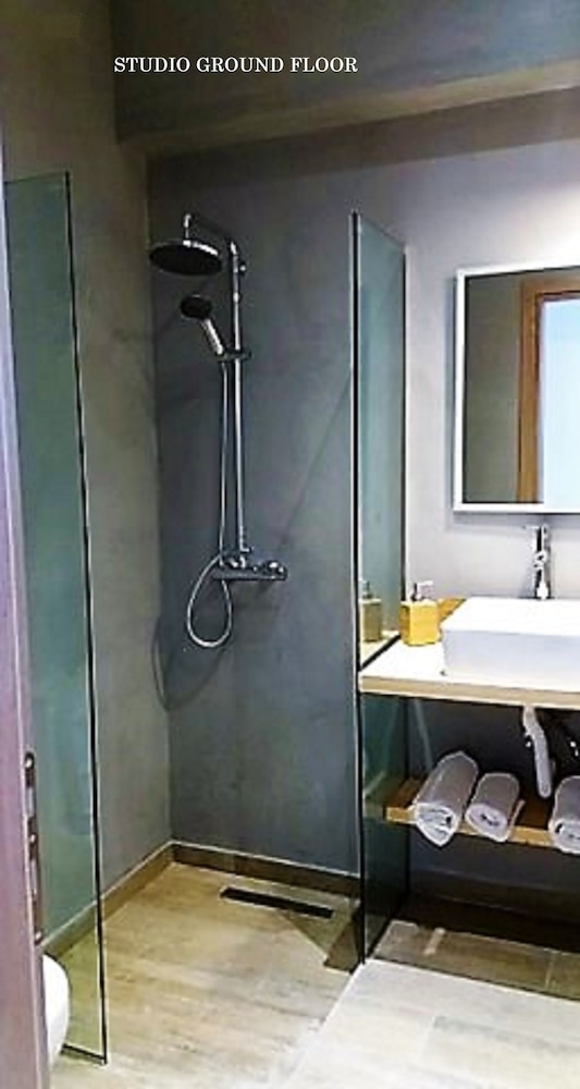 Oceanis Rooms Apartments 48/50