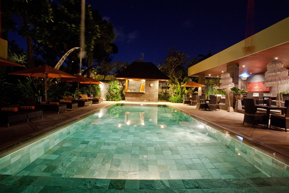 Sun Island Boutique Villas & Spa Seminyak 32/33