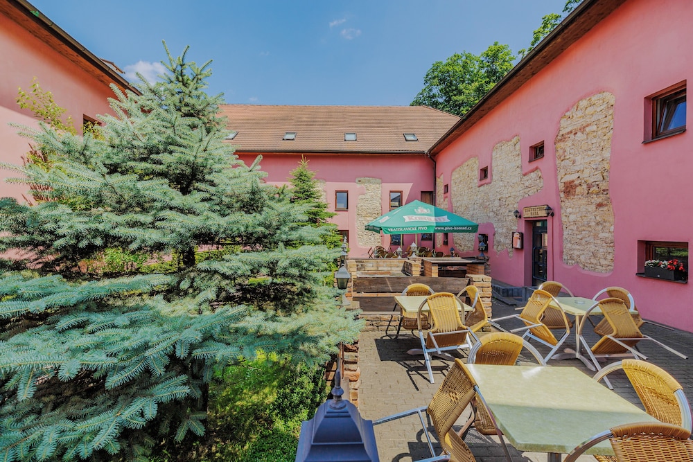 Stary Pivovar Hotel 47/65