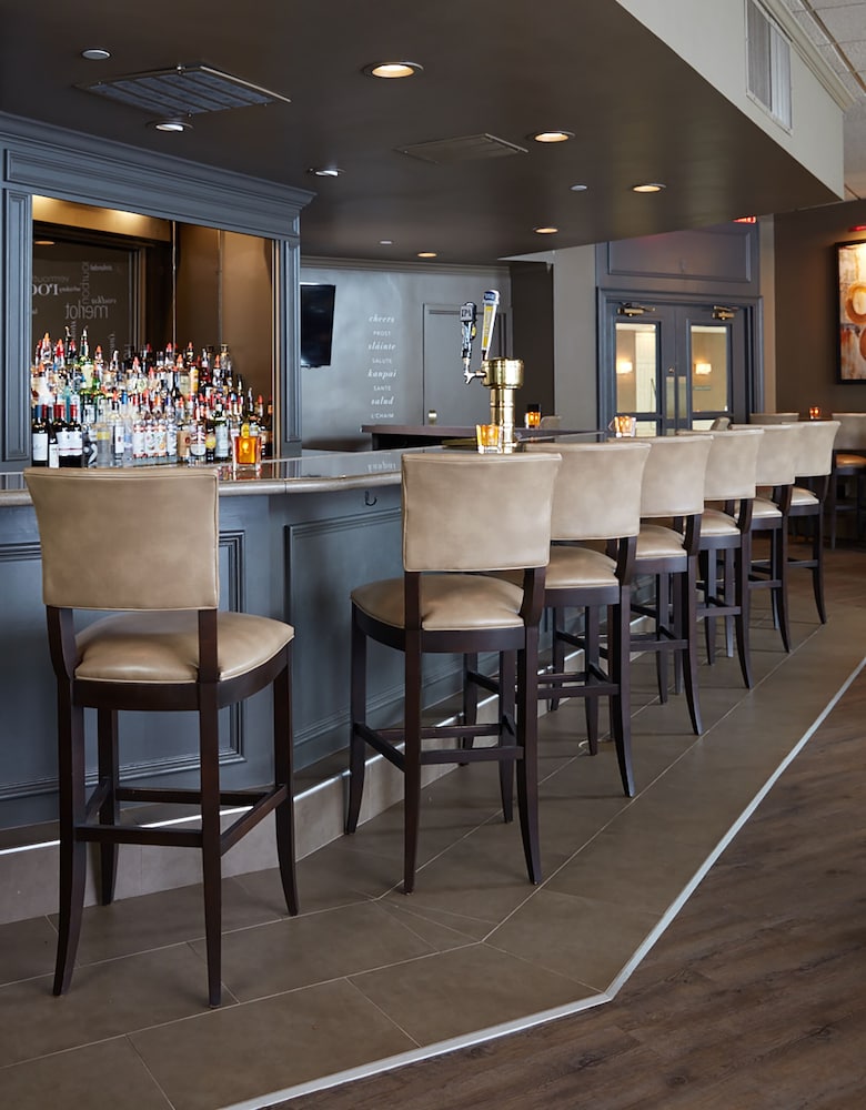 Ethan Allen Hotel 48/65
