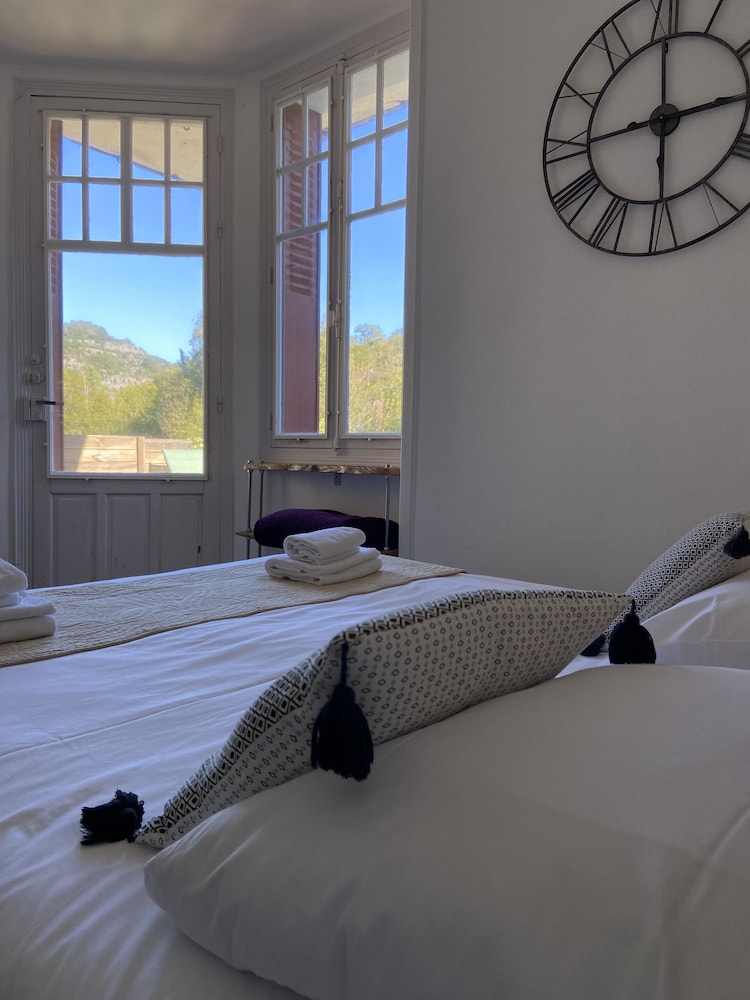 Hotel des Grottes 7/45