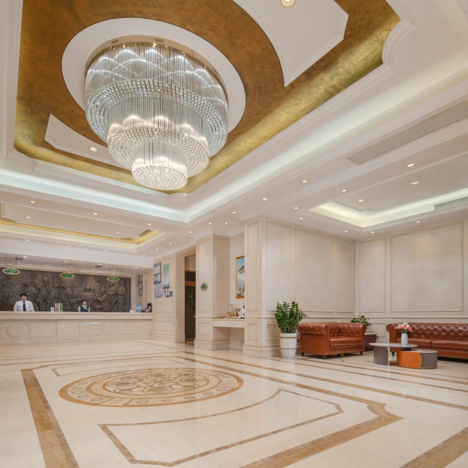 Vienna Hotel Shenzhen (Fuyong Metro Station Branch) 6/48