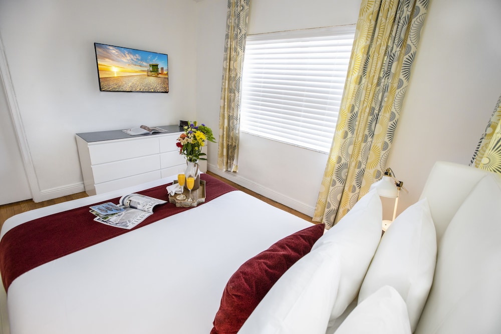 Beachside All Suites Hotel 16/38