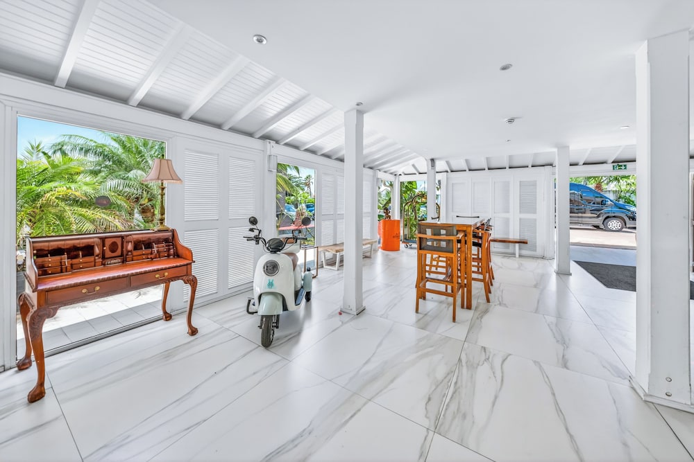 Hommage Hotel Residences 10/50