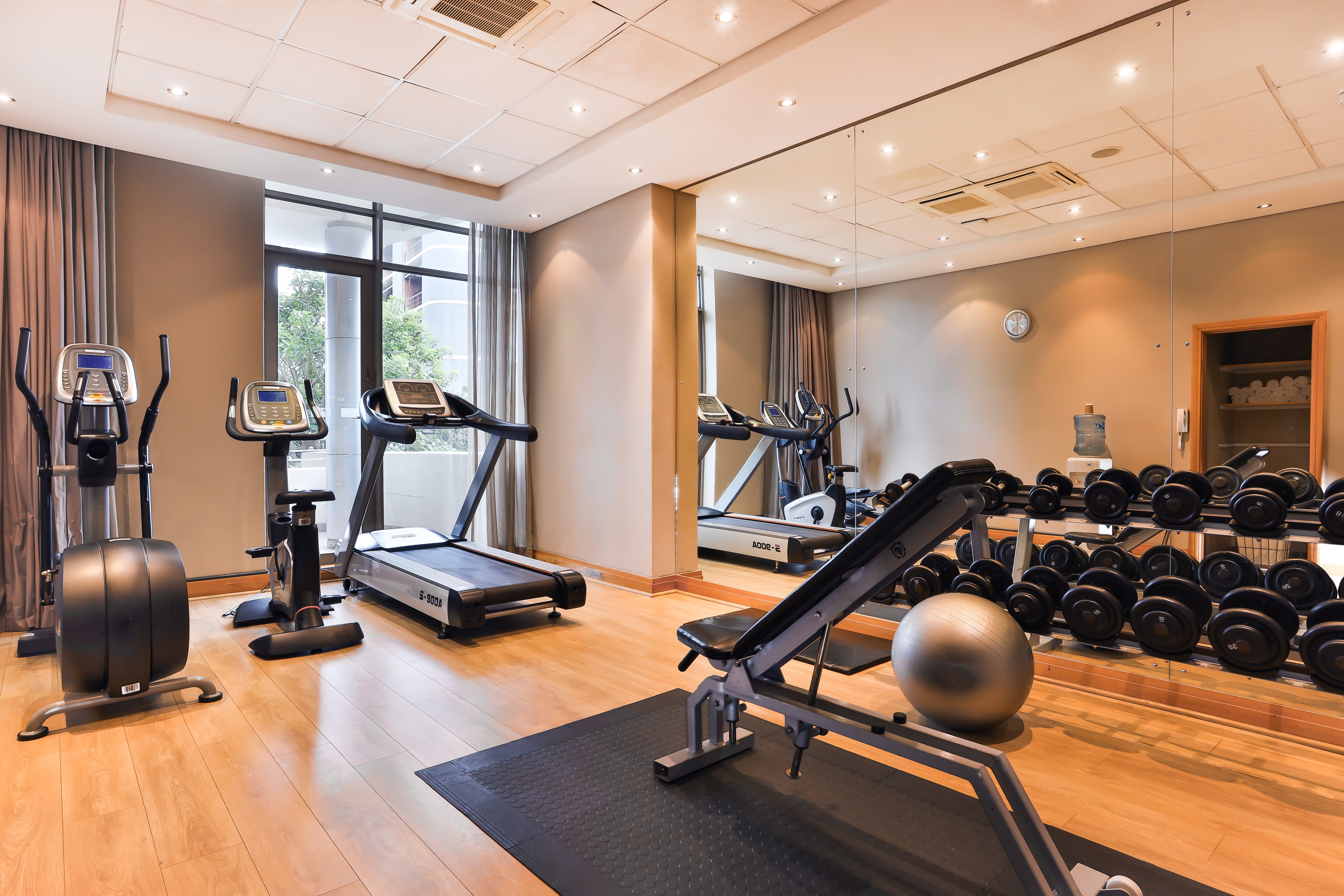 HOLIDAY INN EXPRESS DURBAN - UMHLANGA 51/83