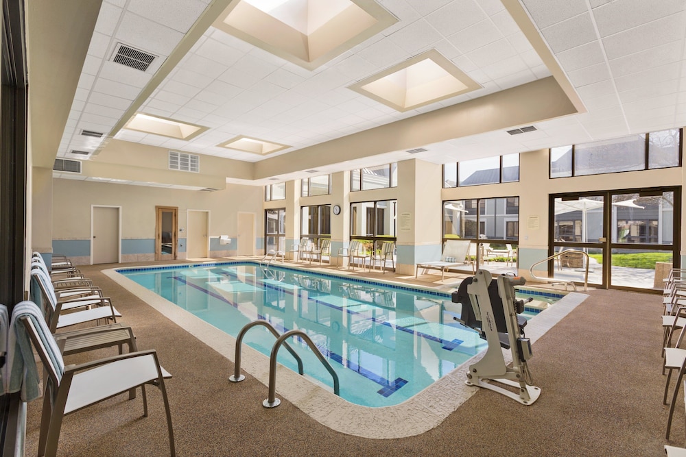 Doubletree By Hilton Detroit Novi 59/74