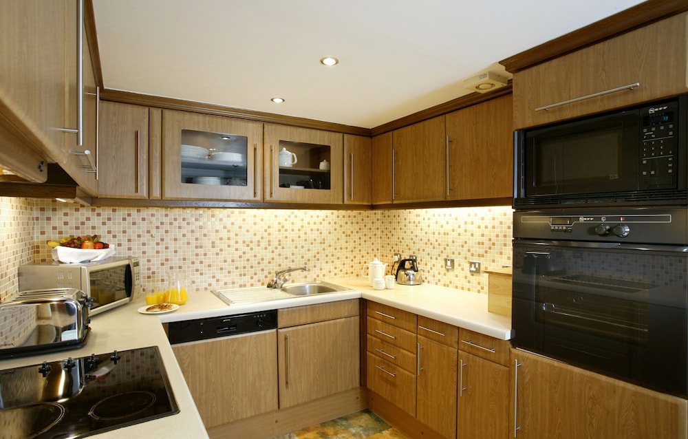 3 Bedrooms, Traditional, Apartment, 1 Double and 4 Single Beds، Macdonald Forest Hills Hotel & Spa 4/4