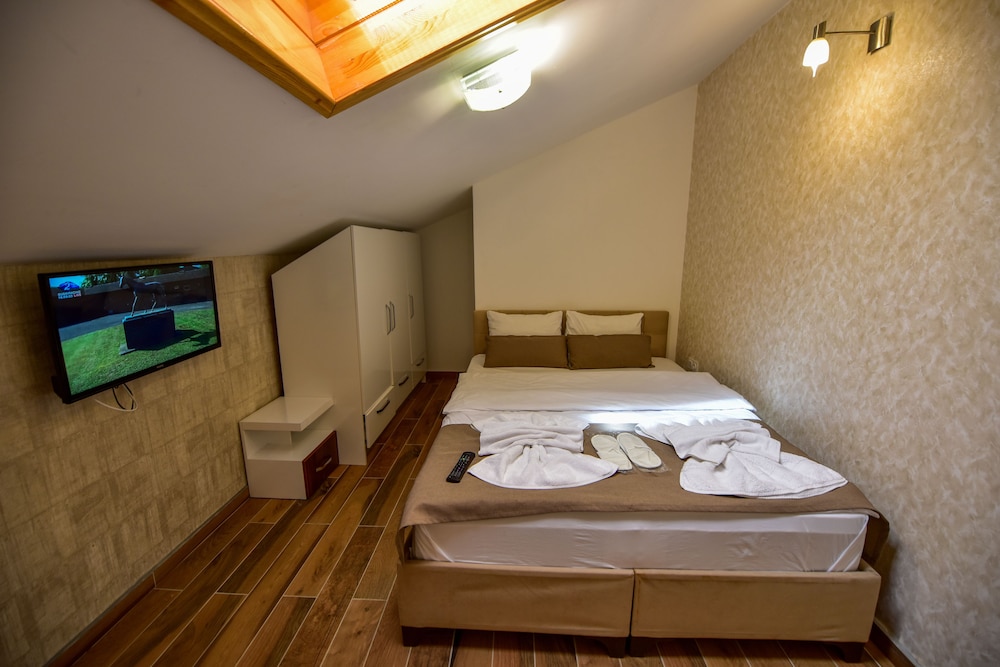 Hirande Hotel 17/50