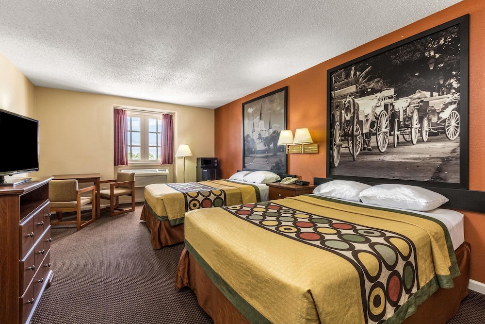 Super 8 by Wyndham New Orleans 11/43