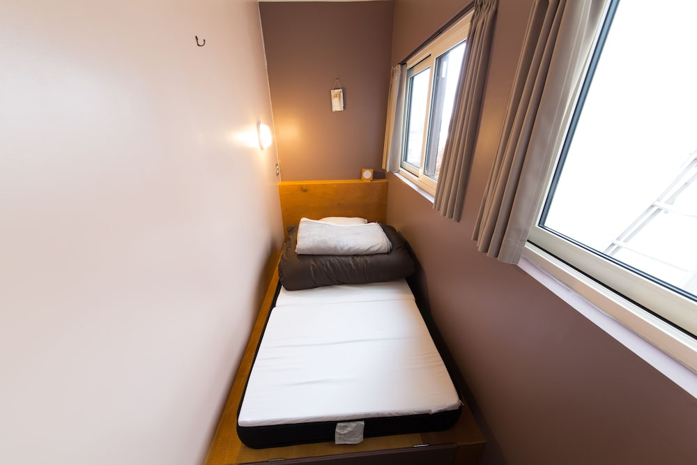 Little Barrel Guest House - Hostel 7/81