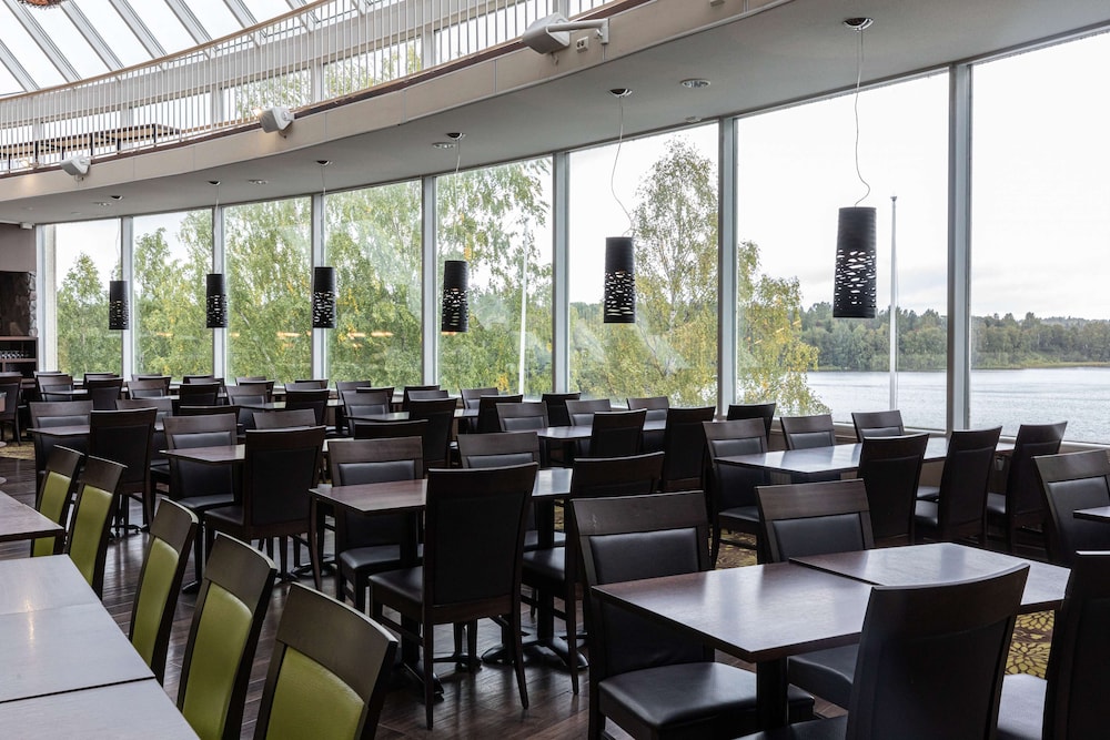 restaurant cafeteria