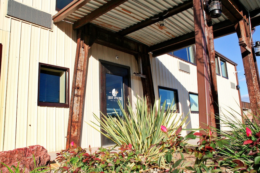 Iron Springs Resort 22/26