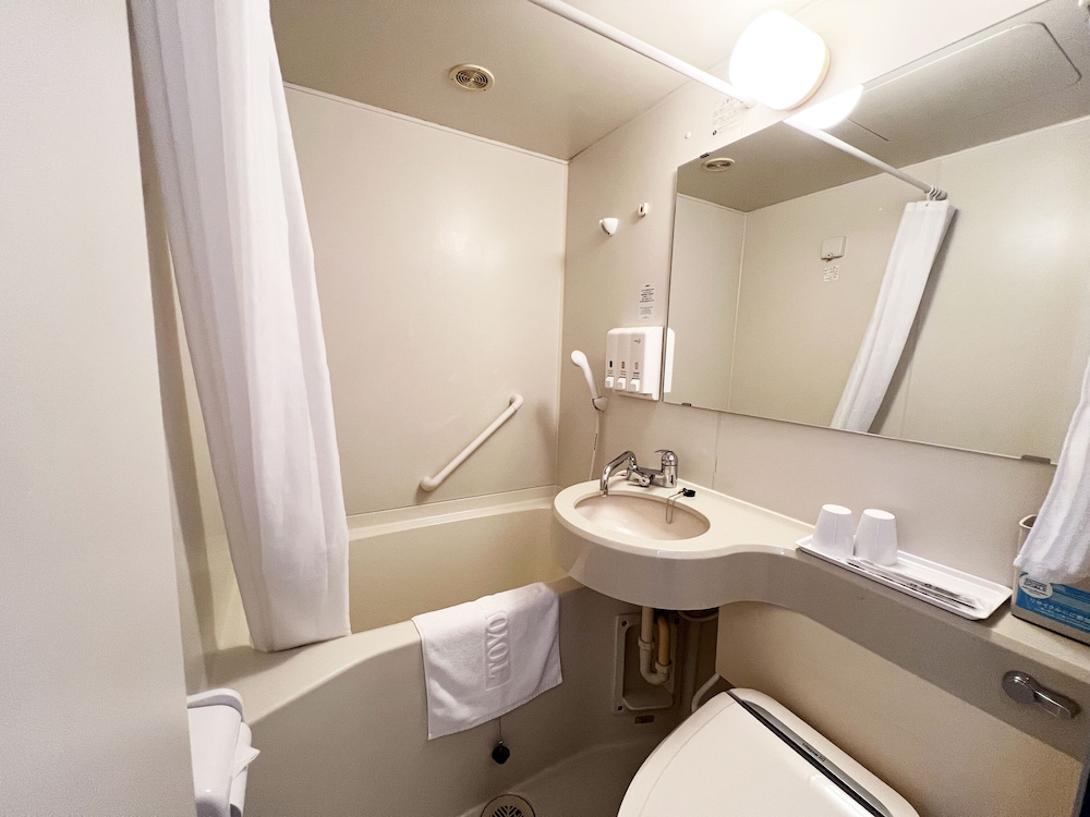 Toyoko Inn Hakata Nishi-nakasu 50/50