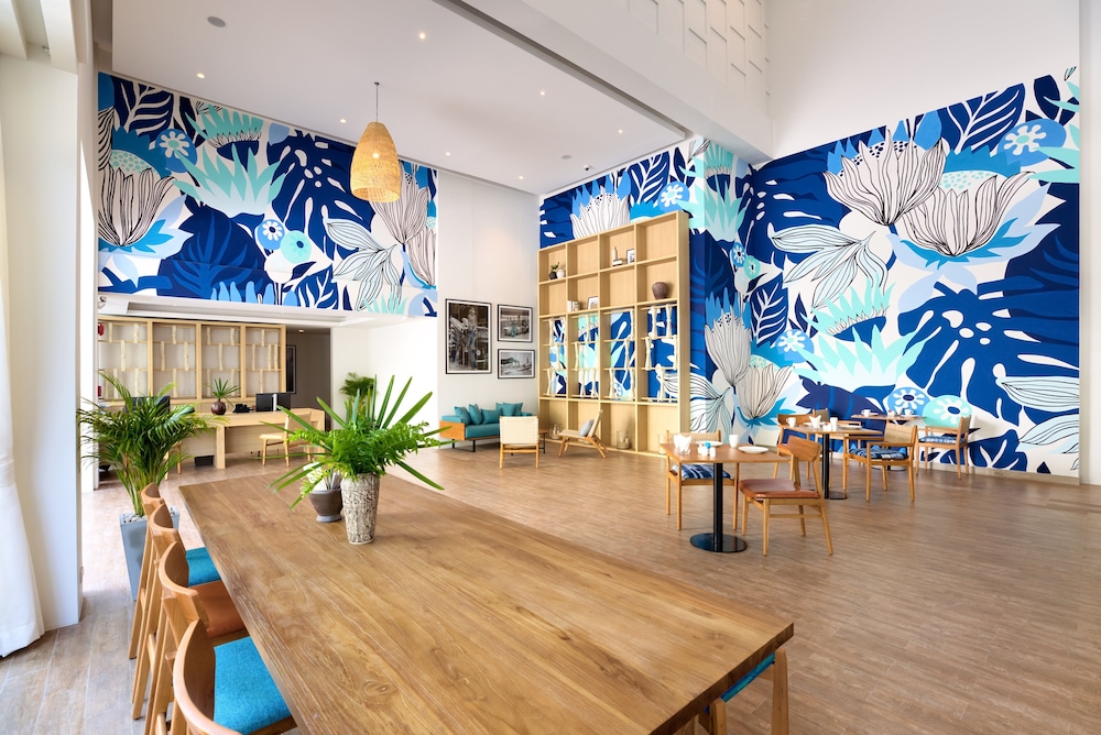 Outrigger Surin Beach Resort 10/74