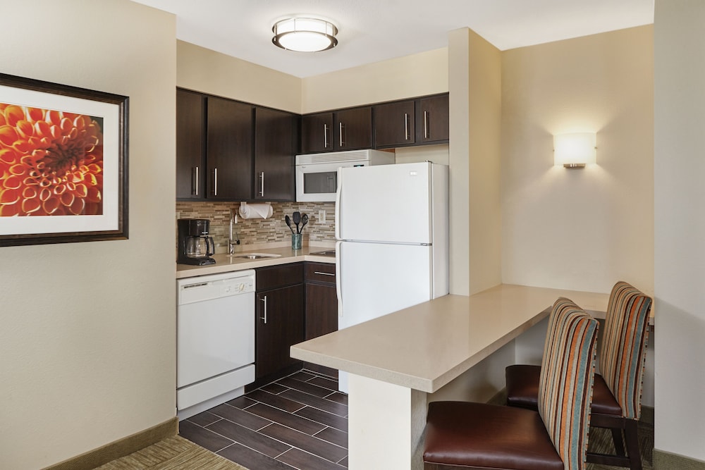 Staybridge Suites Chicago Glenview 35/58