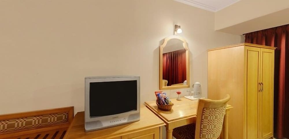 Hotel Kanchandeep 32/38