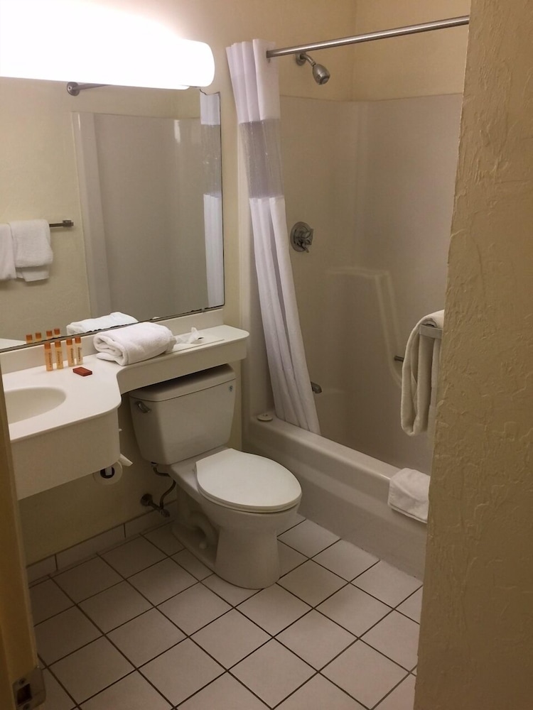 Comfort Inn Hyannis - Cape Cod 14/39