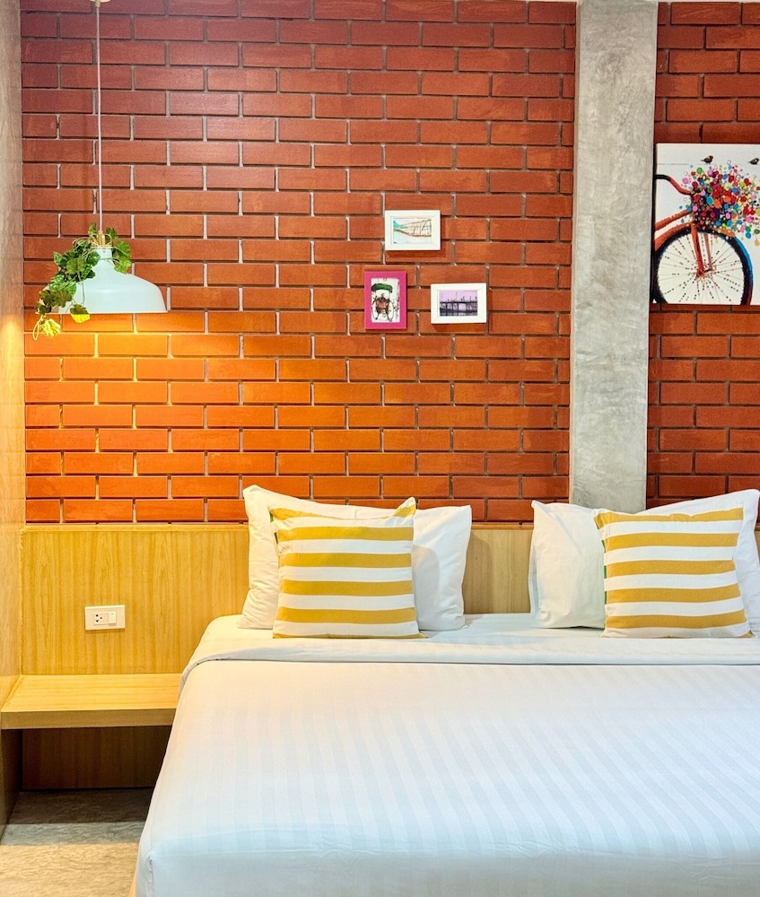 Journey Hostel Suratthani 29/56