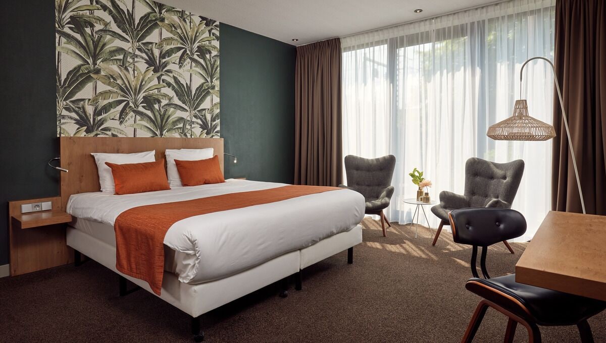 DELUXE, DOUBLE BED