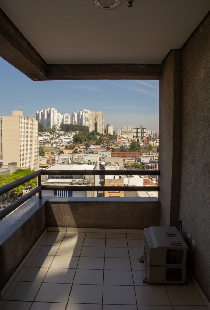 Twin Towers Flat 38/62