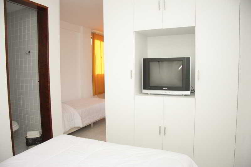 Blue Hotel 18/42