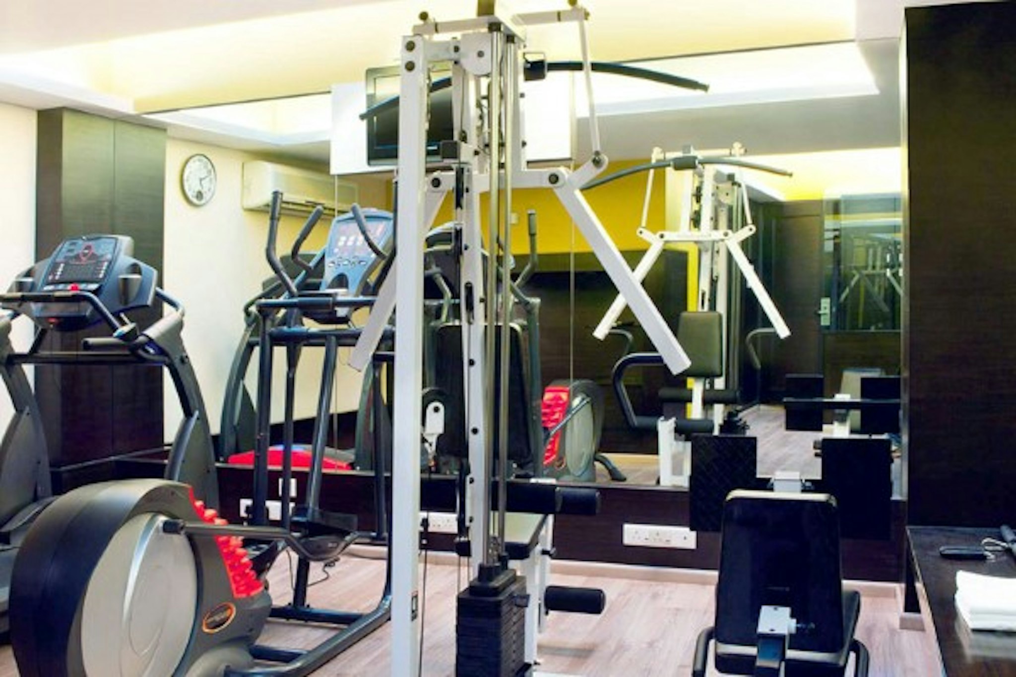 Grand Residency Service Apartment 20/40