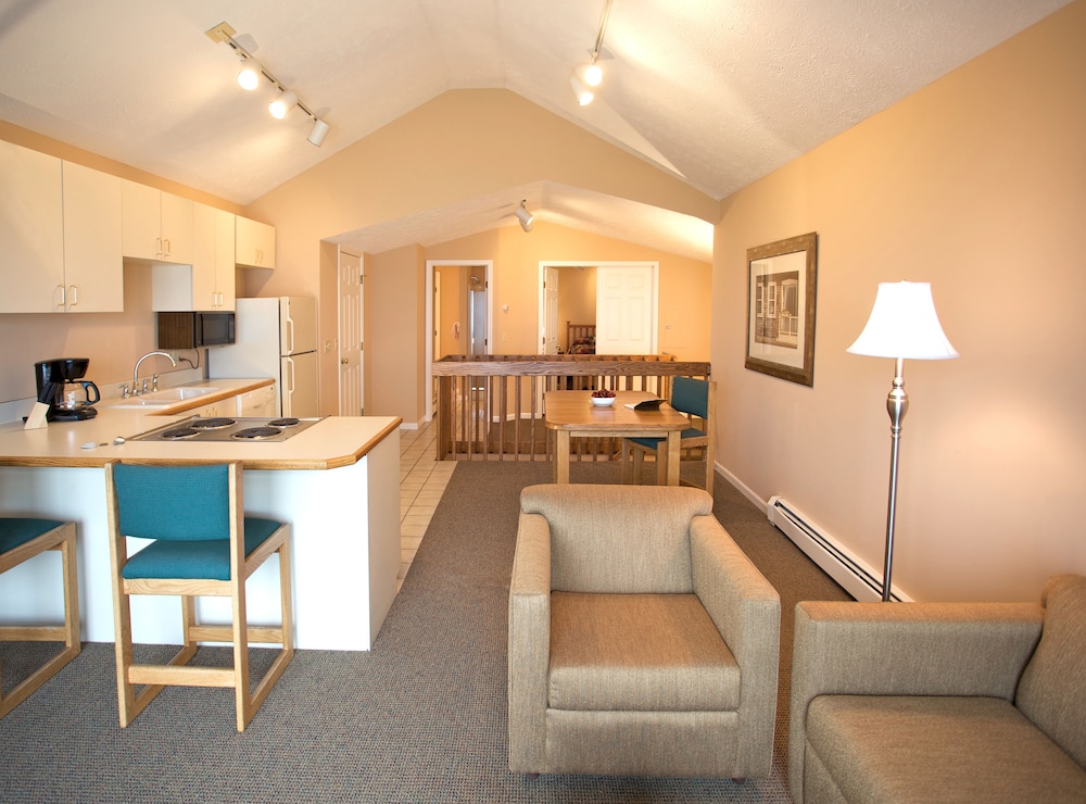 Pointes North Beachfront Hotel 49/72