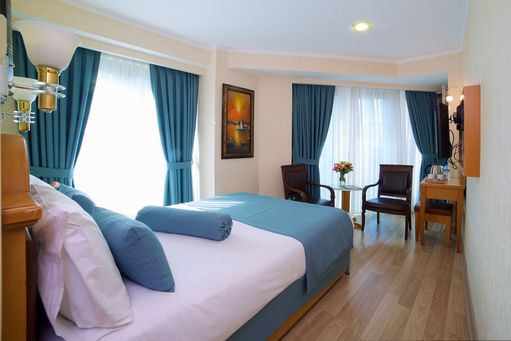 ROOM, DOUBLE OR TWIN BED