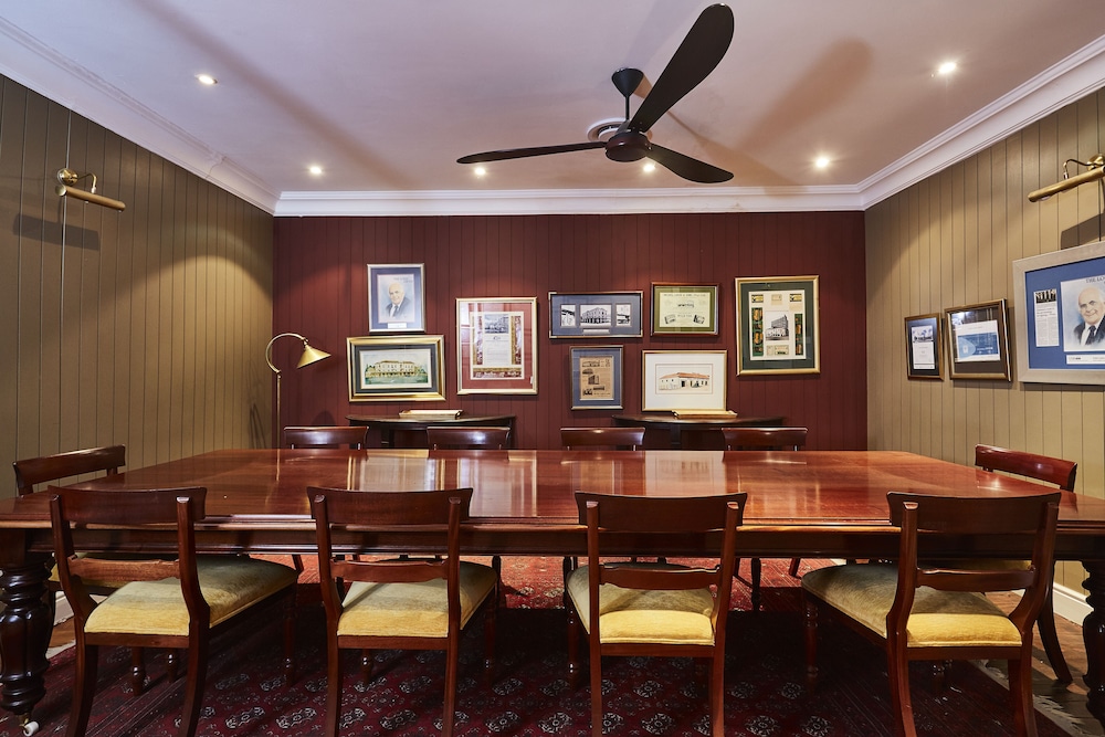 The Devon Valley Hotel 33/50