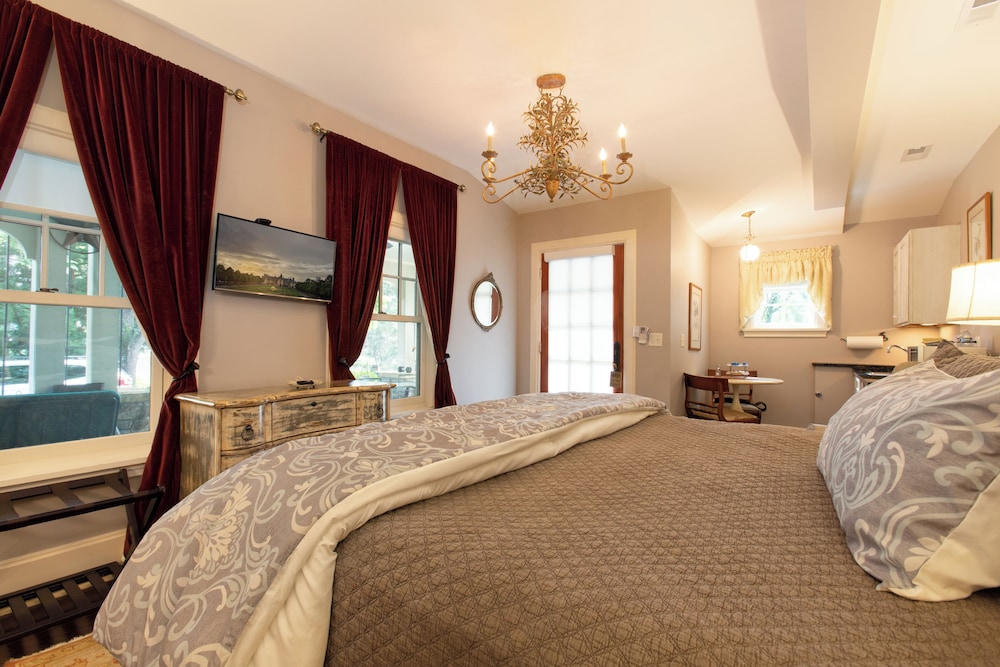 The Black Walnut B & B Inn 20/73