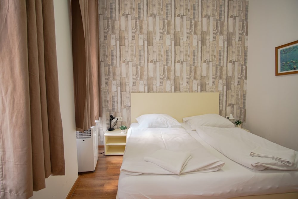 Easy Star Hotel 24/51