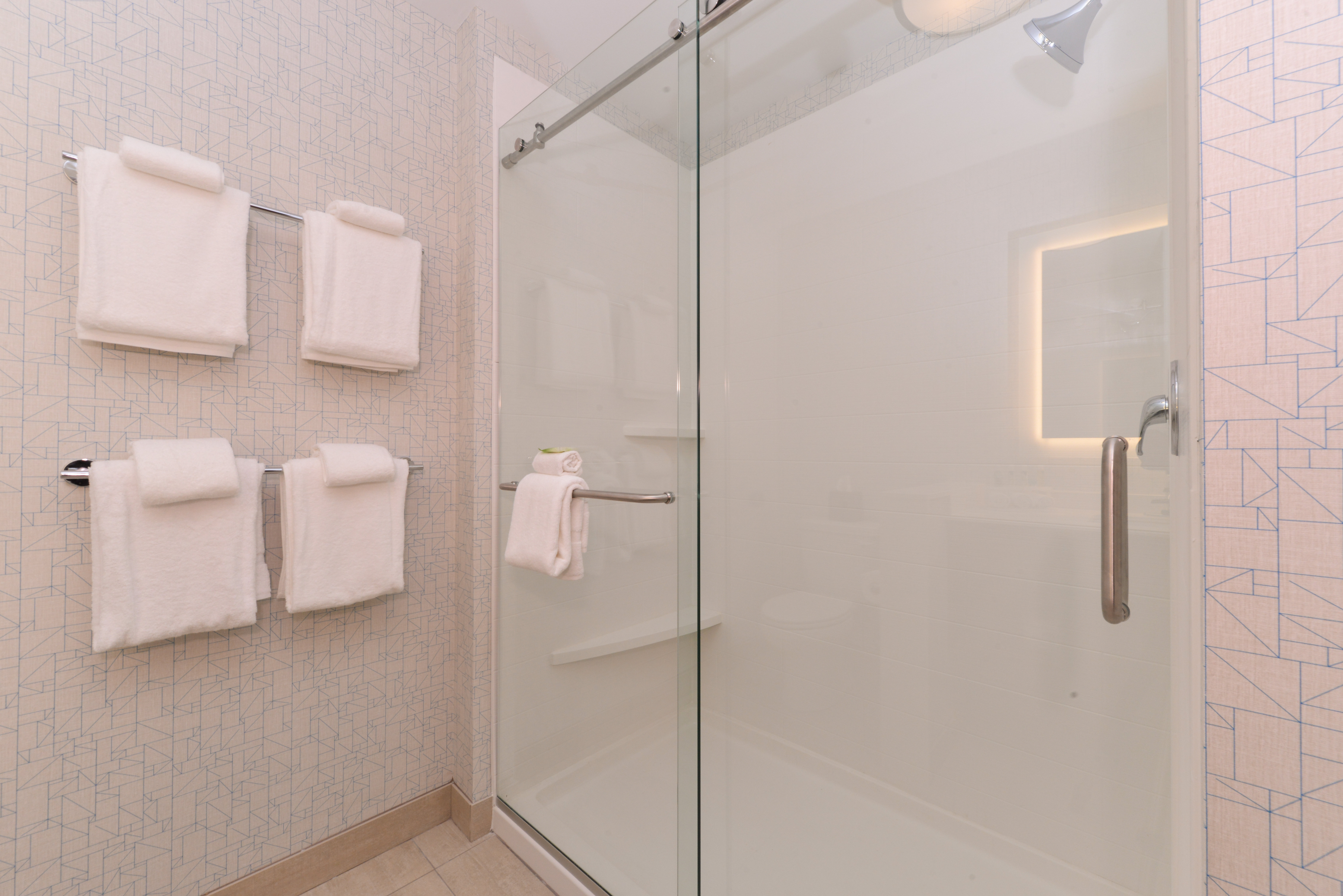 Holiday Inn Express Suites Alachua Gainesville Area 72/73
